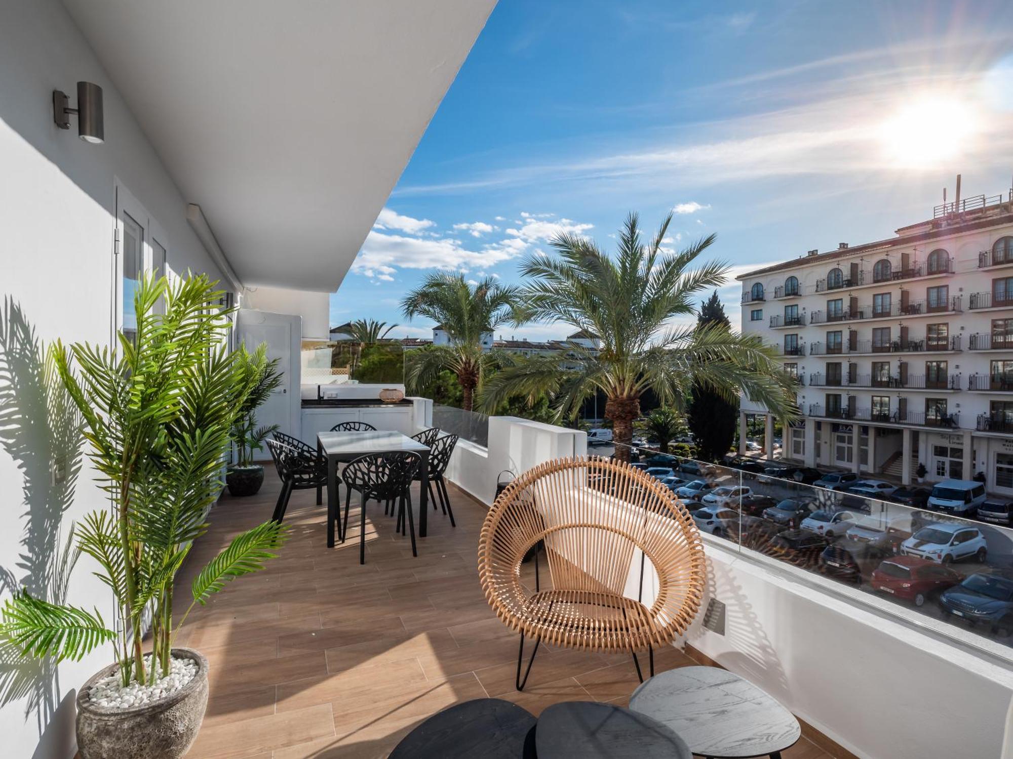 3 Bdrm Stylish Apt W Pool In Puerto Banus Marbella Eksteriør bilde