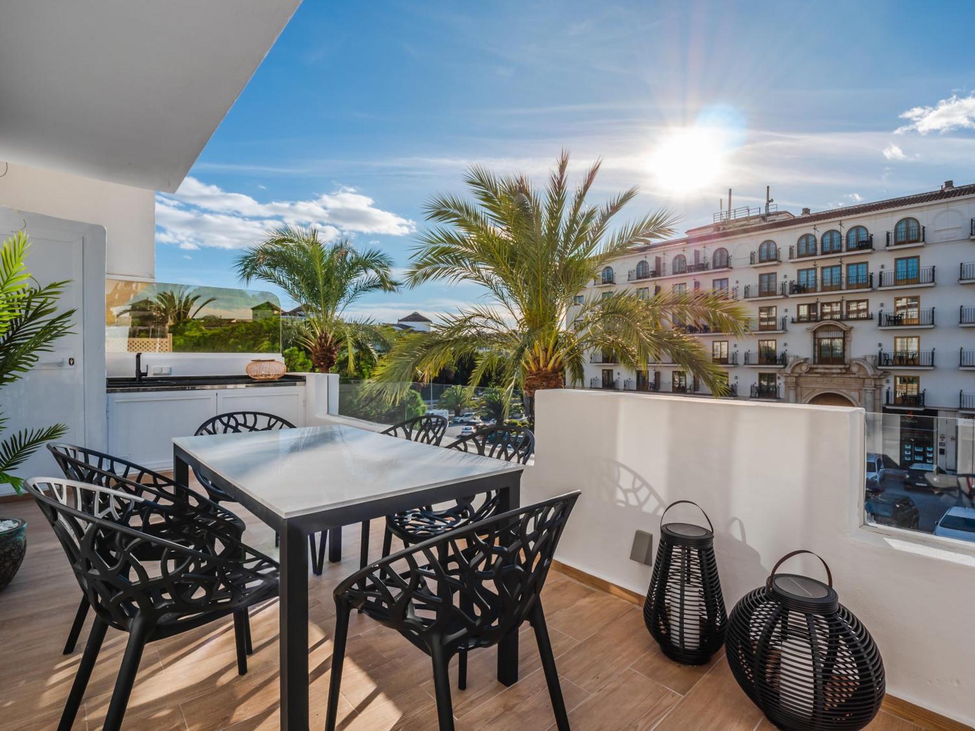 3 Bdrm Stylish Apt W Pool In Puerto Banus Marbella Eksteriør bilde